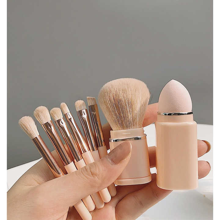 NNEDSZ Pink 8-in-1 Retractable Mini Makeup Brush Set with Protective Cover - Compact Design for Travel and On-the-Go Touchups